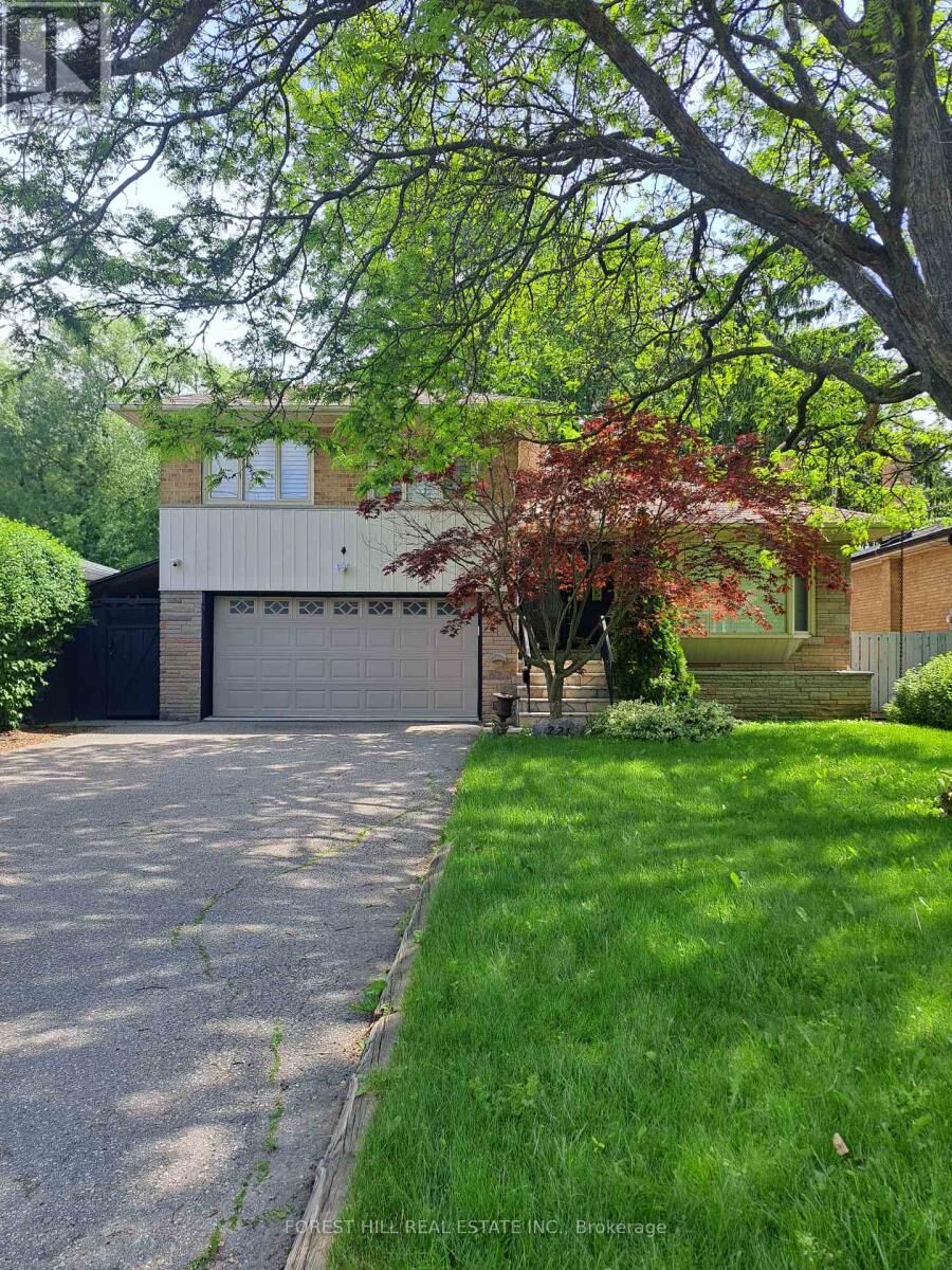 Property Photo:  221 Park Home Avenue  ON M2R 1A1 