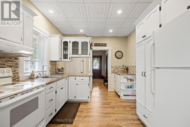Property Photo:  22 Joseph Street  ON K0C 1H0 