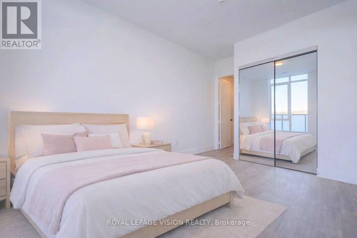Property Photo:  858 Dupont Street 214  ON M6G 0C1 