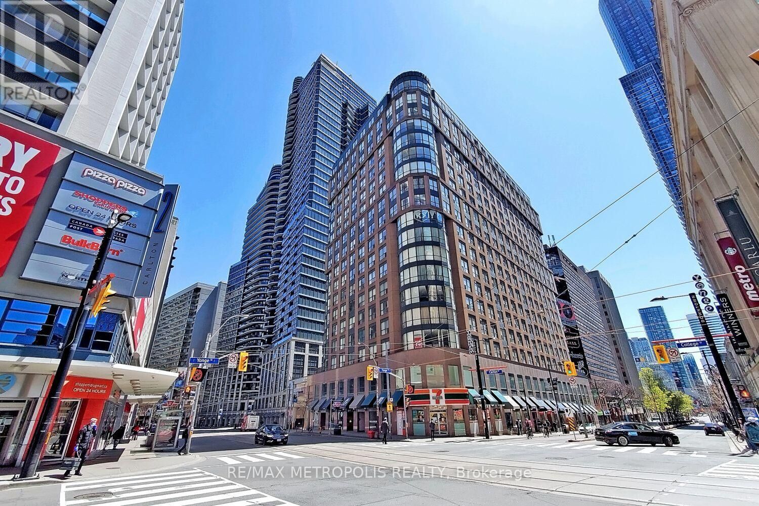Property Photo:  7 Carlton Street 1114  ON M5B 2M3 