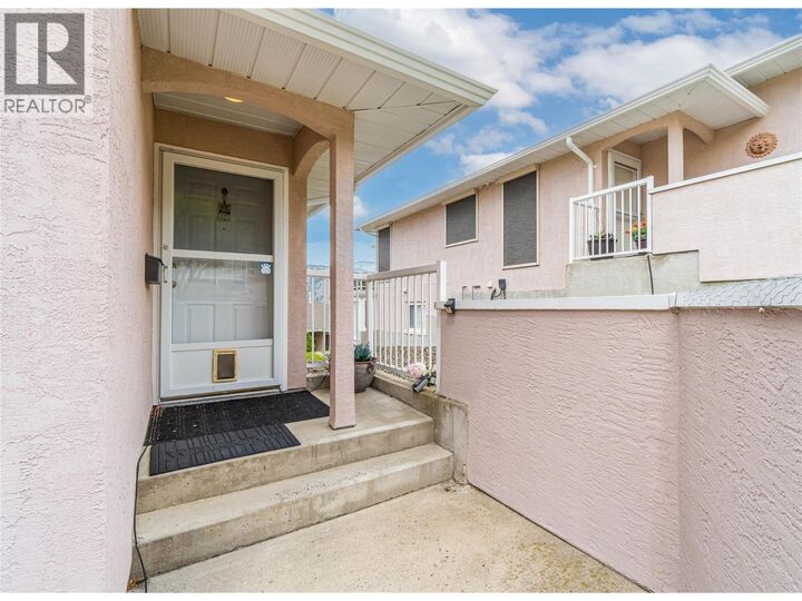 Photo de la propriété:  2630 Nechako Drive 15  BC V2E 2C9 