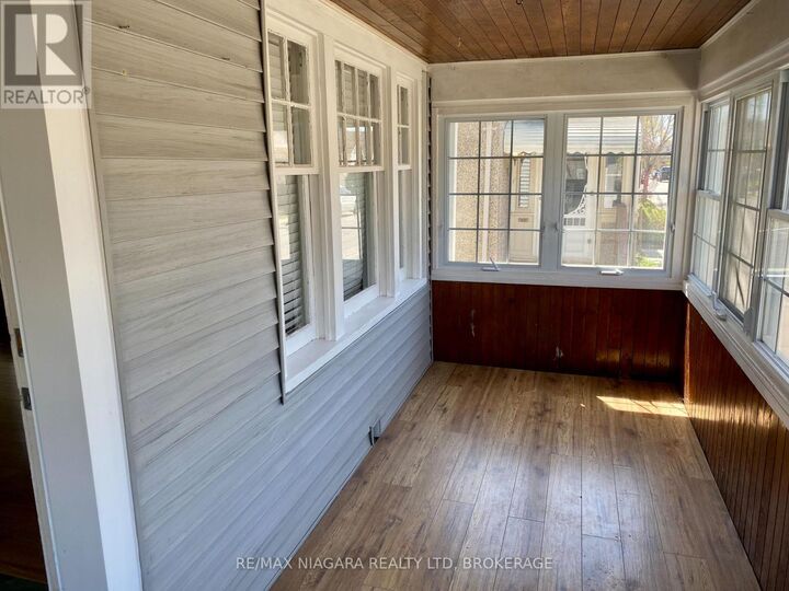 Property Photo:  130 Beech Street  ON L2R 2C1 