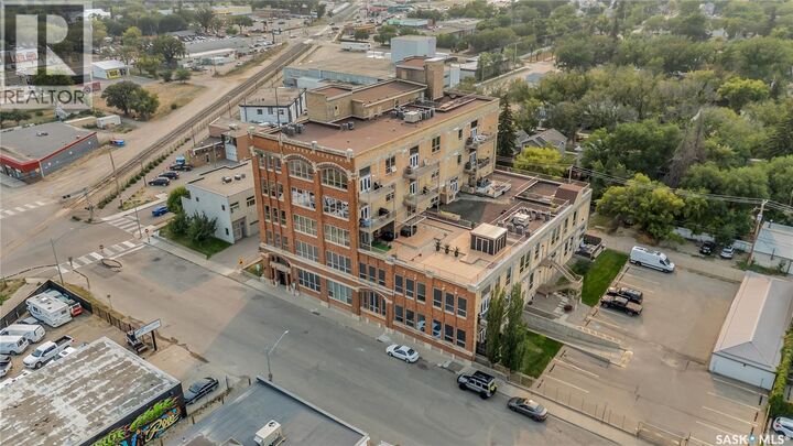 Property Photo: 105 211 D Avenue N SK S7L 1M7
