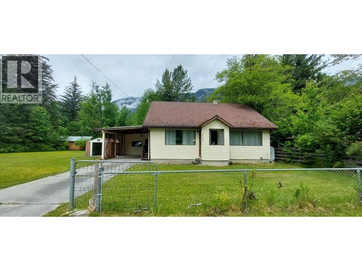 Property Photo: 1600 Mackenzie 20 Highway BC V0T 1H0