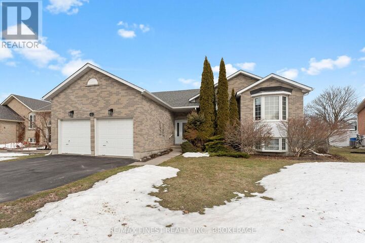Property Photo:  75 Barker Drive  ON K7K 6X6 