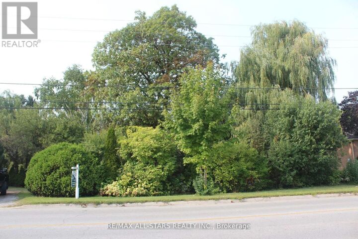Property Photo:  40-A Riverglen Drive  ON L4P 2R1 