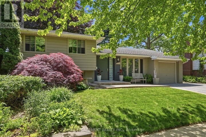 Property Photo:  570 Rosedale Crescent  ON L7N 2T1 