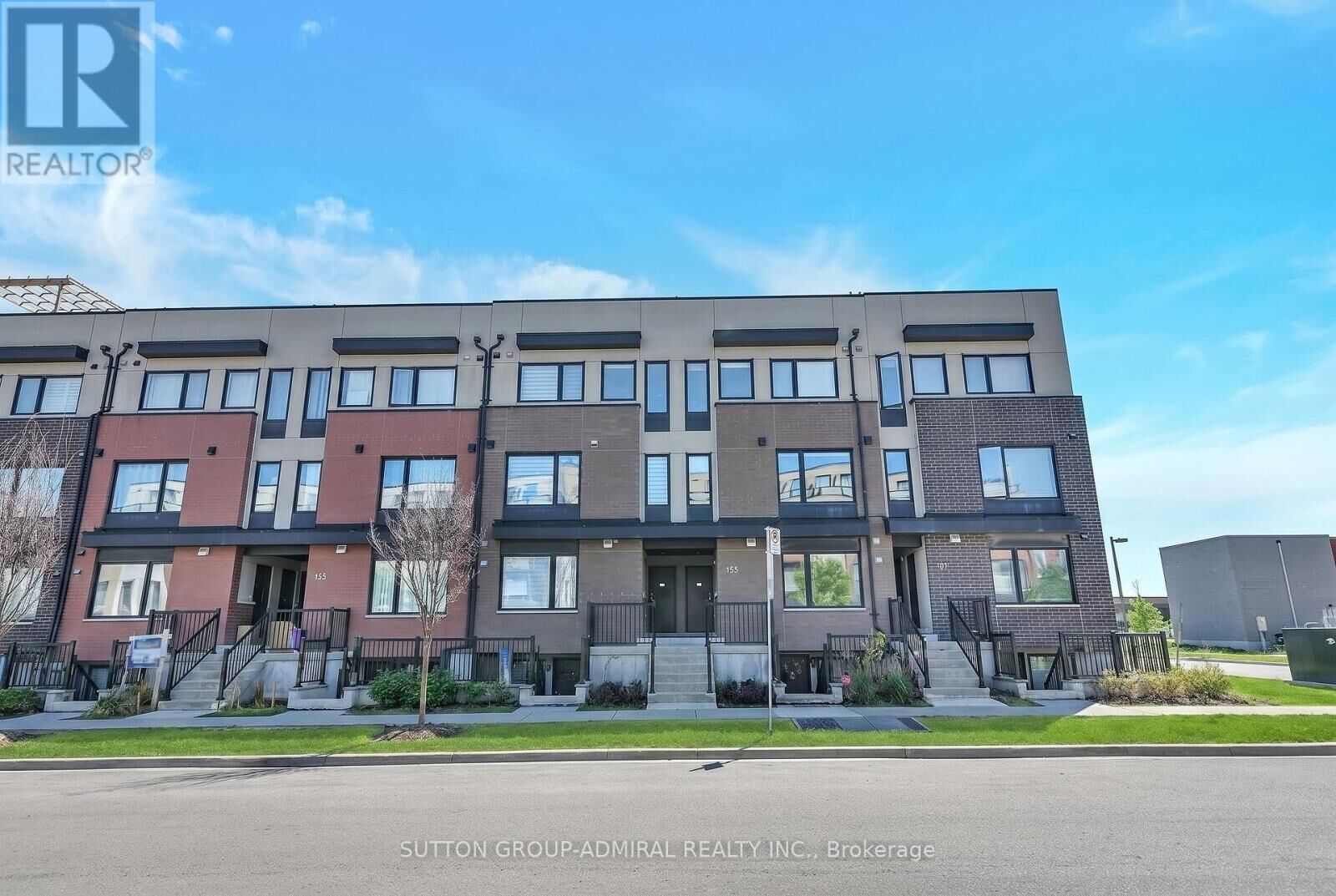 Property Photo:  153 William Duncan Road 3  ON M3K 0B9 