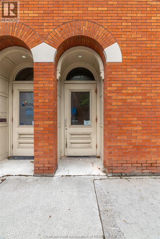 Property Photo:  138 King Street West 302  ON N7M 1E3 