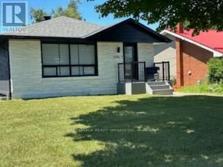 Property Photo:  696 Holt Crescent 2  ON K1G 2Y7 