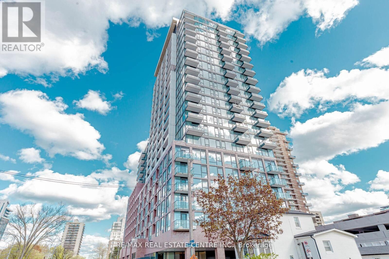 Property Photo:  28 Ann Street 616  ON L5G 3G1 
