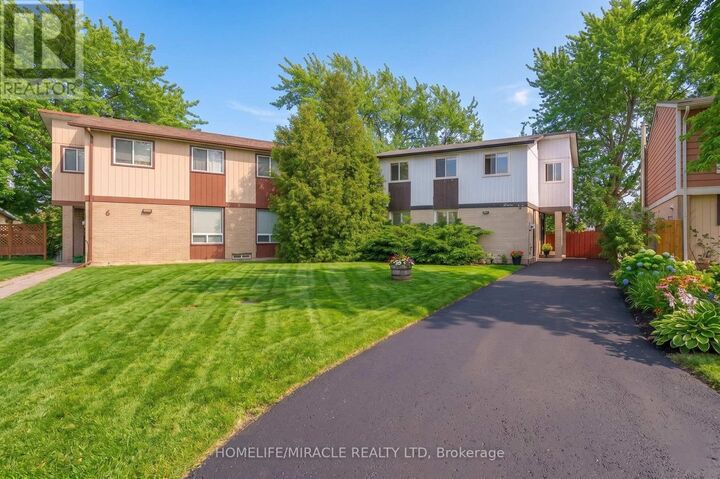 Property Photo:  7 Greenhills Square  ON L6S 2J4 