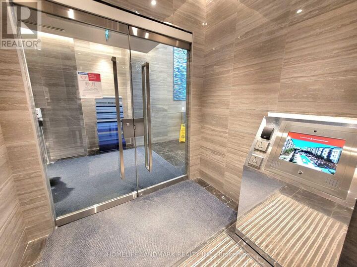 Property Photo:  115 Blue Jays Way 4609  ON M5V 0N4 