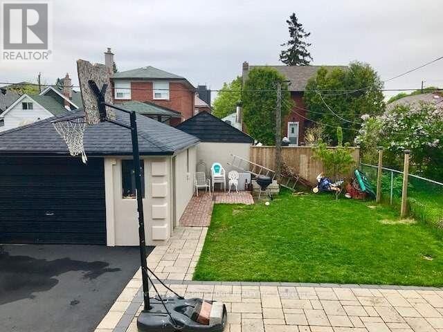 Photo de la propriété:  64 Gray Avenue  ON M6N 4S8 