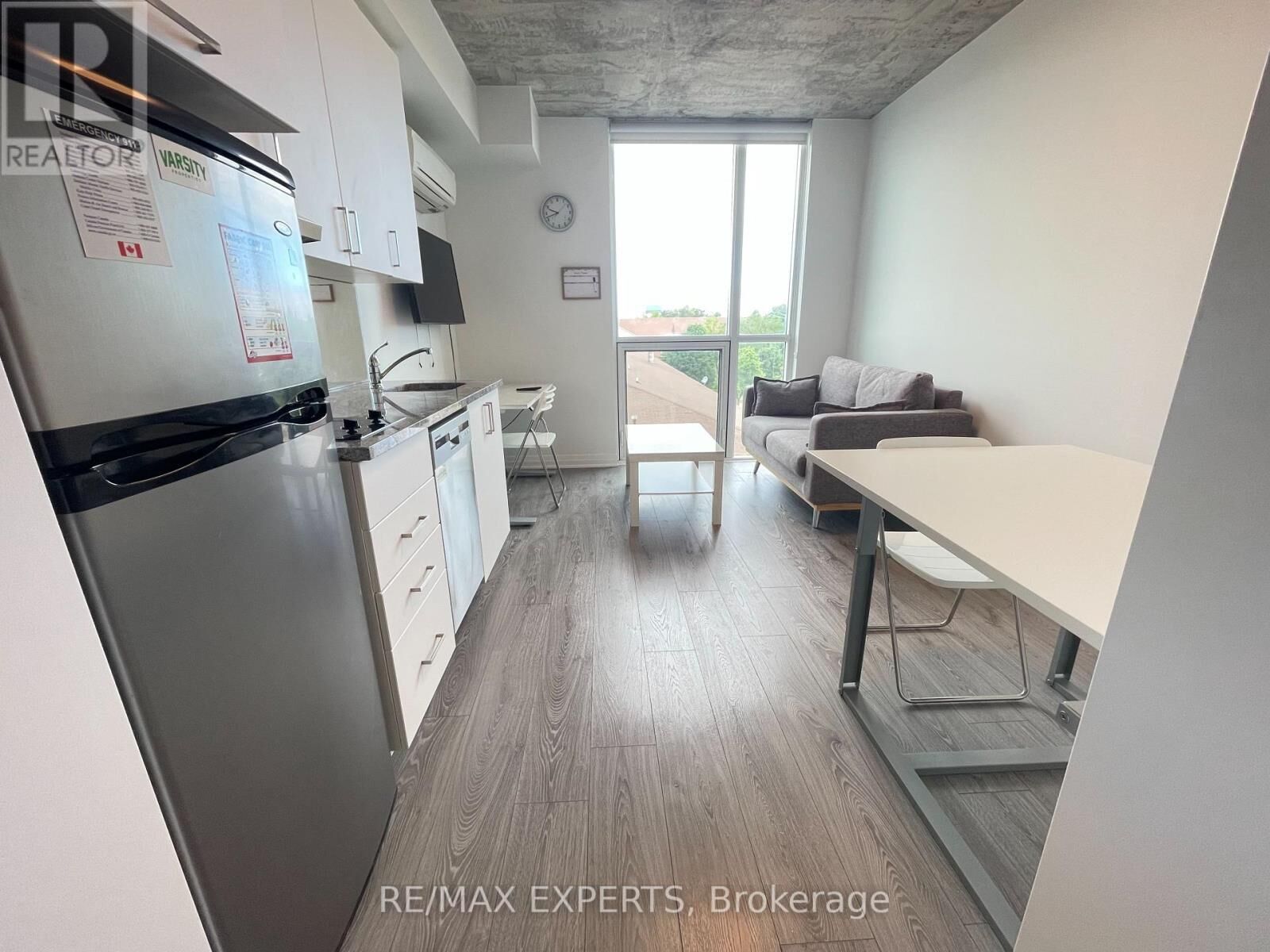 Property Photo:  1900 Simcoe Street 518  ON L1G 4Y3 