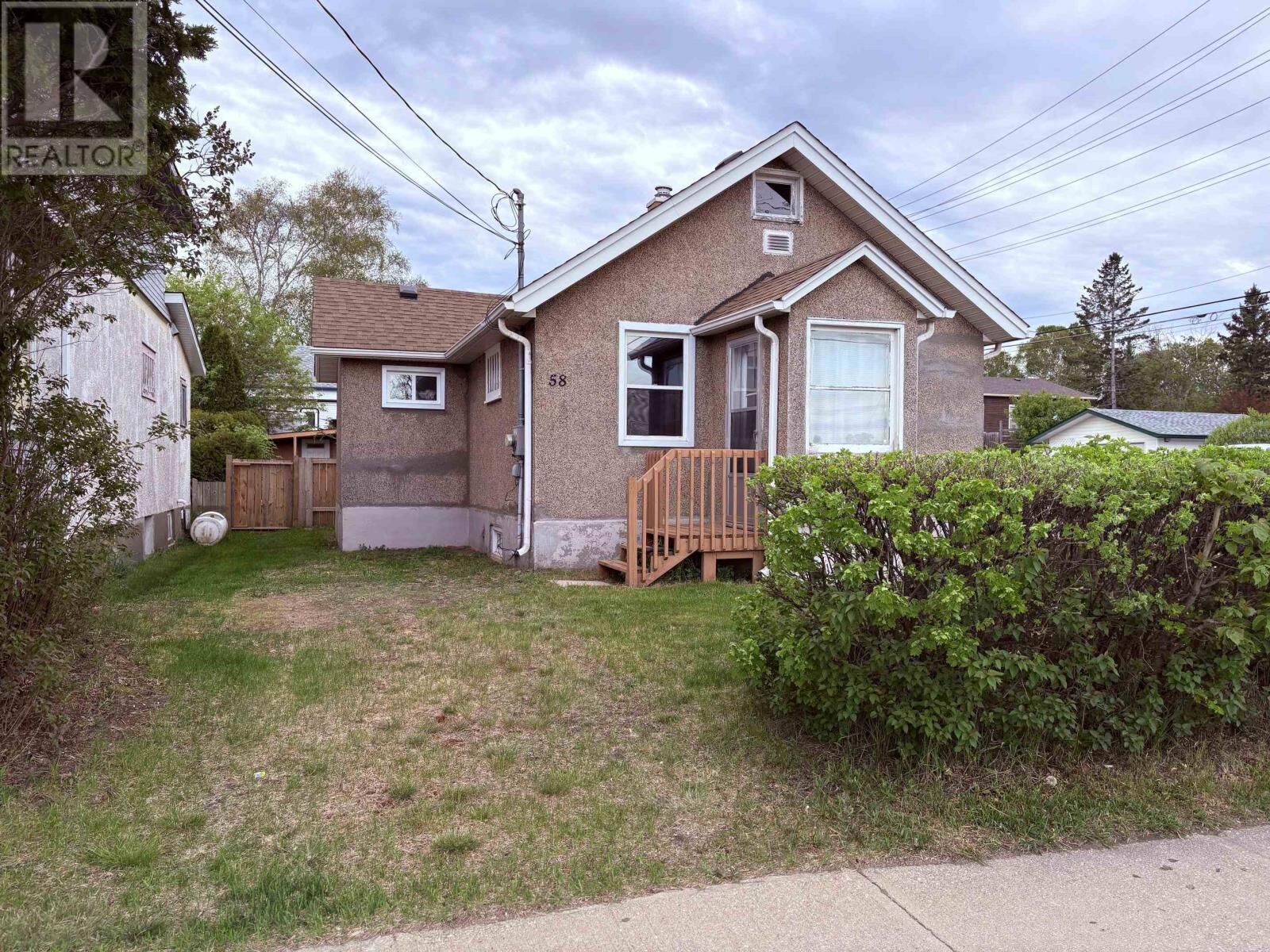 Property Photo:  58 Balsam St  ON P7A 5M9 