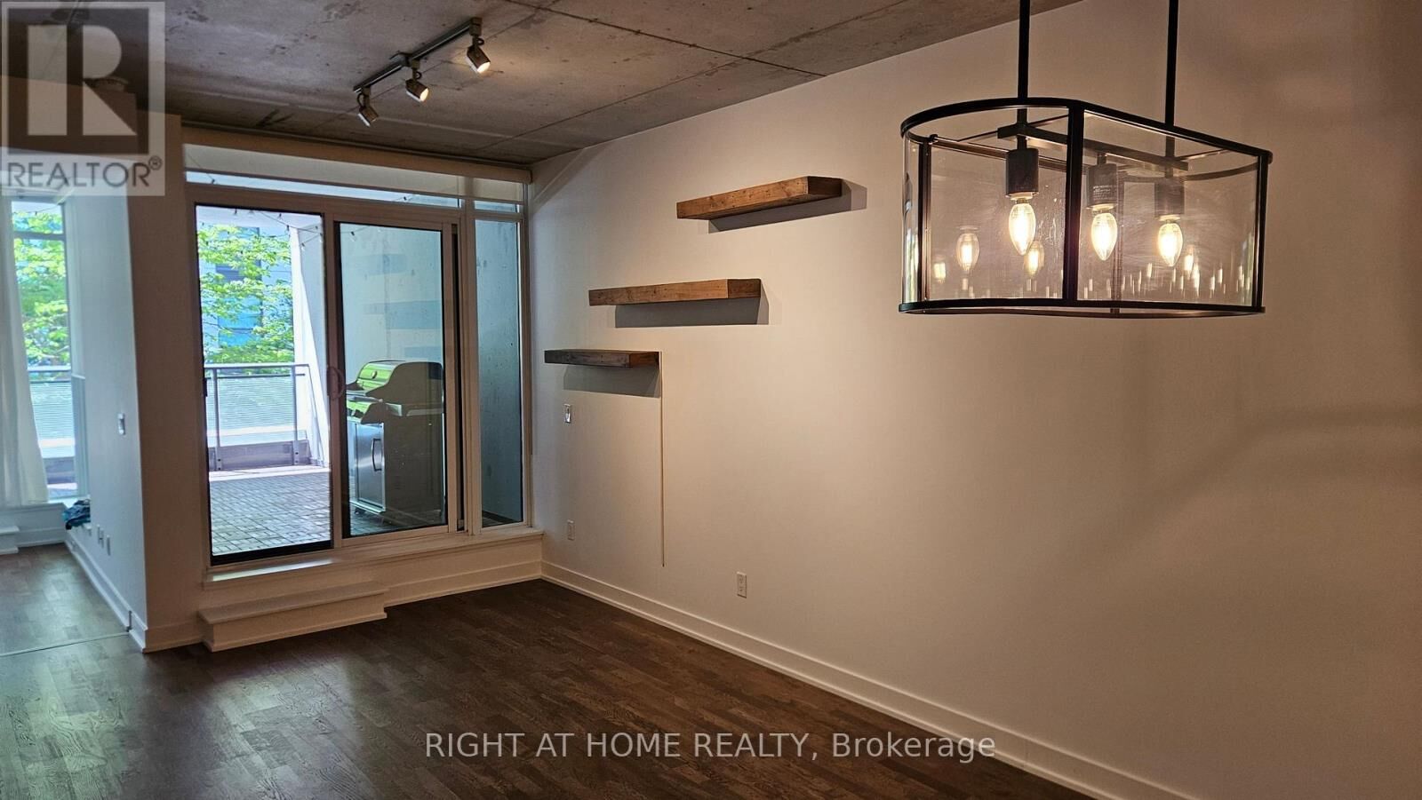 Property Photo:  20 Gladstone Avenue 216  ON M6J 0E9 