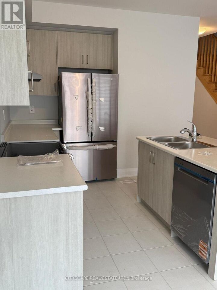 Property Photo:  18 Walters Street  ON K9V 6A9 