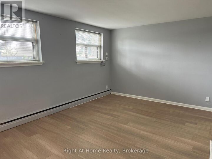 Property Photo:  1033 Ravine Road 1  ON L1H 4C9 