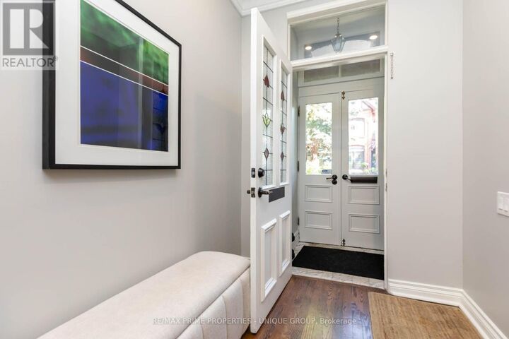 Property Photo: 51 Spruce Street ON M5A 2H8