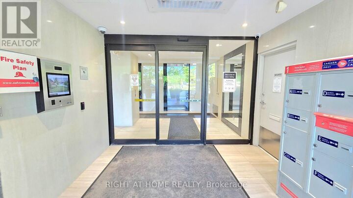 Property Photo:  725 Don Mills Road 2108  ON M3C 1S8 