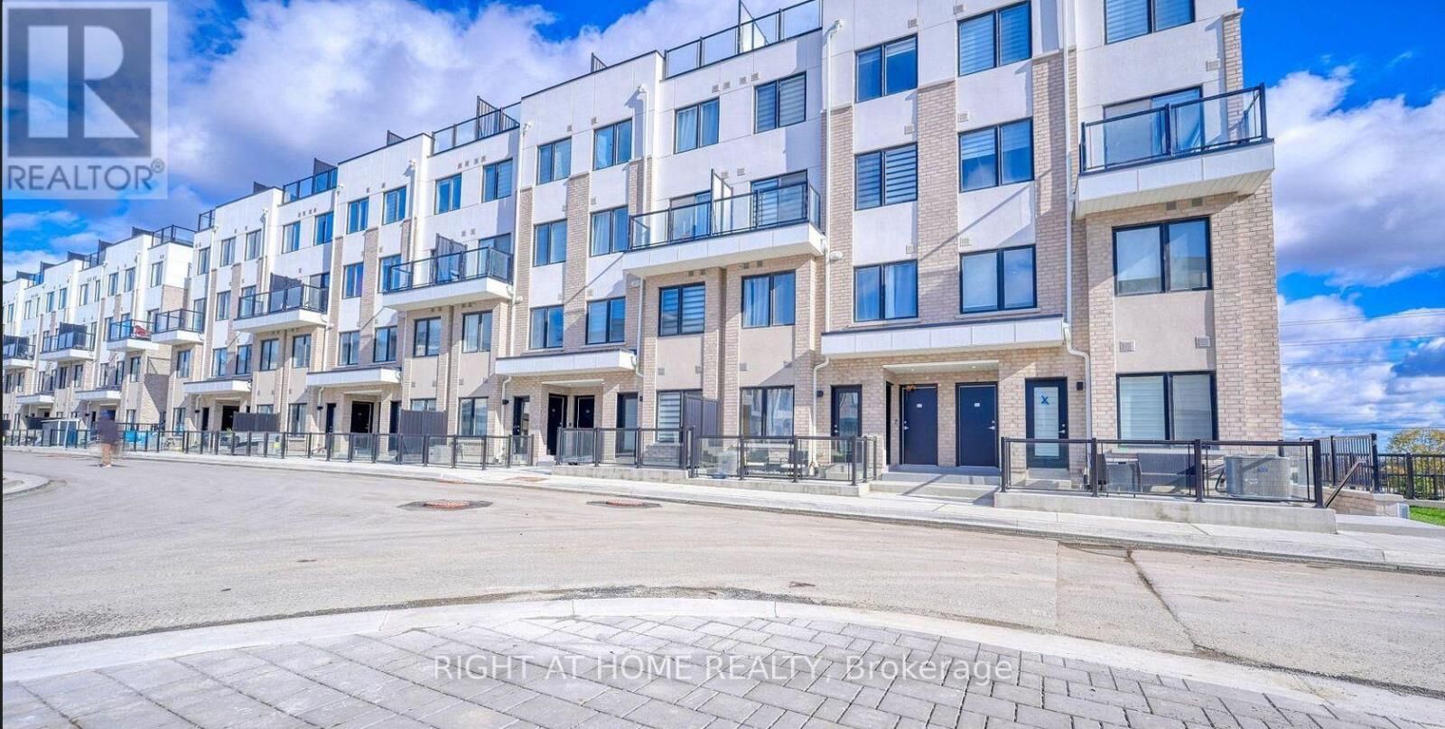 Property Photo:  1695 Dersan Street 327  ON L1X 0S9 