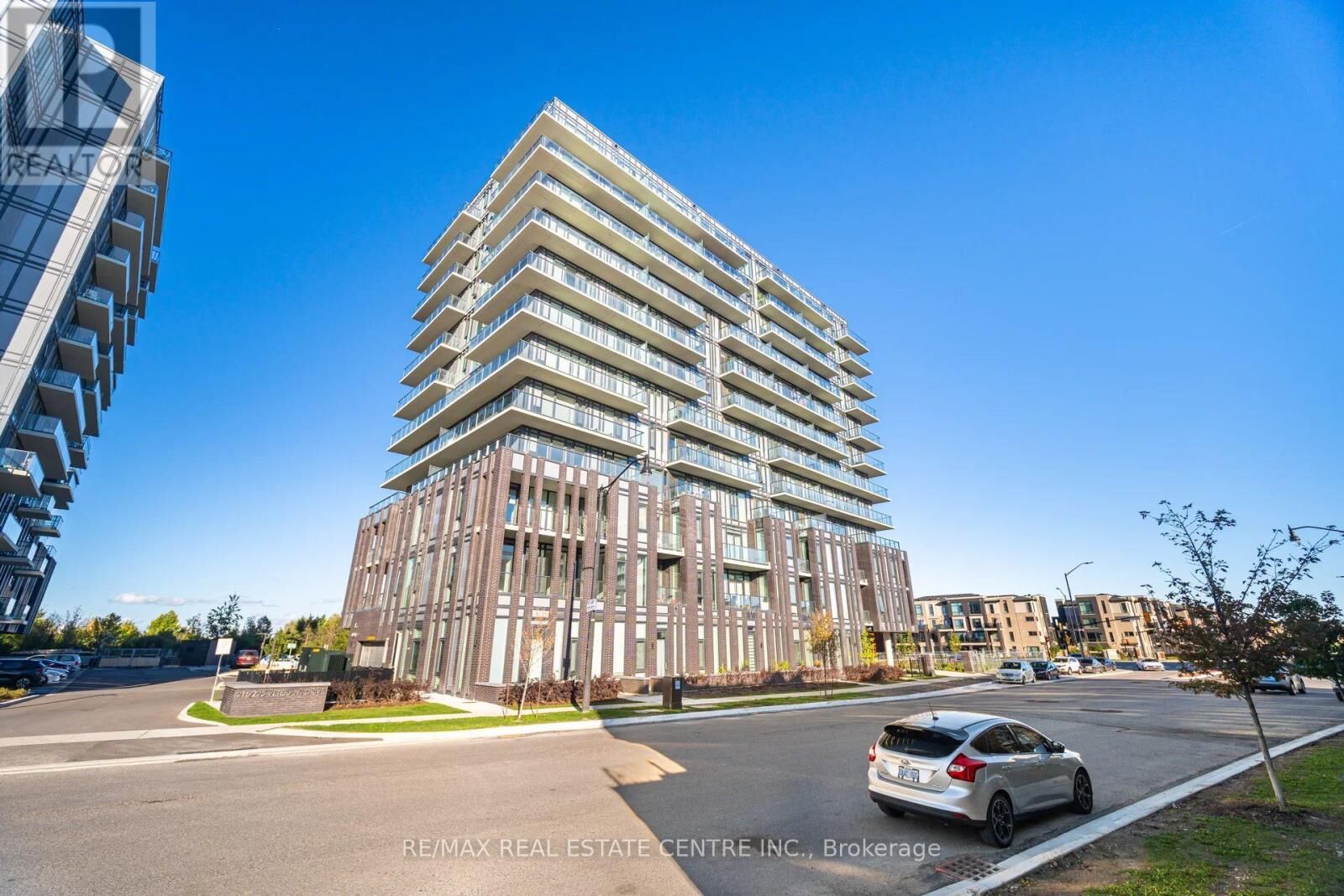 Property Photo:  215 Veterans Drive 901  ON L7A 5L6 