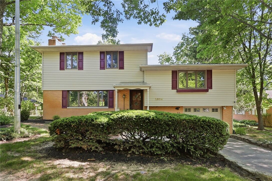 Property Photo:  2504 Cross Country Road  OH 45431 