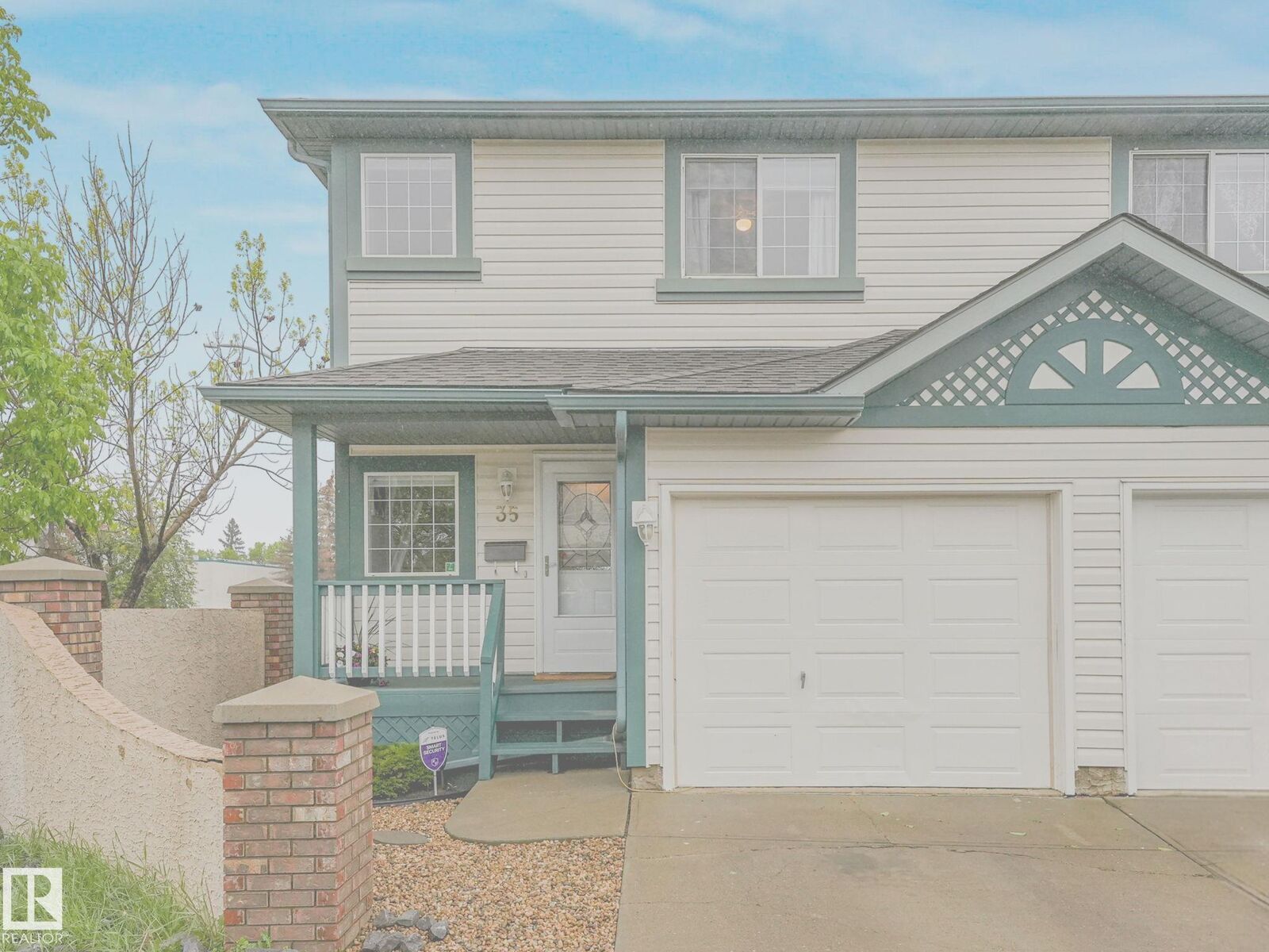 Photo de la propriété:  15215 126 Street NW 35  AB T5X 5Z3 