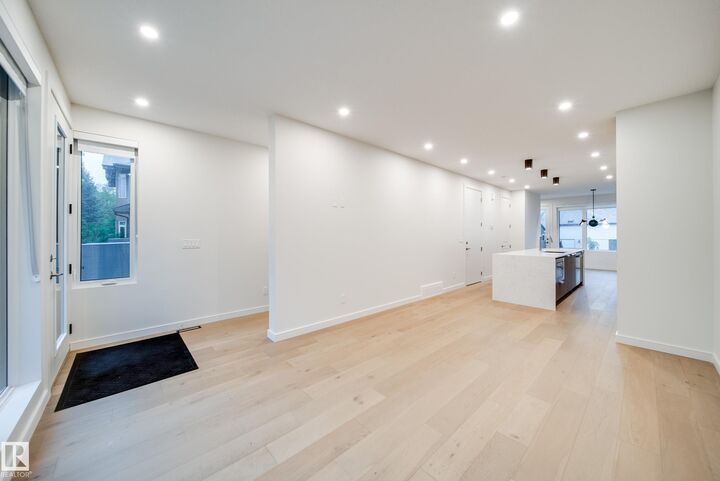 Property Photo:  8719 83 Avenue NW  AB T6C 1B2 