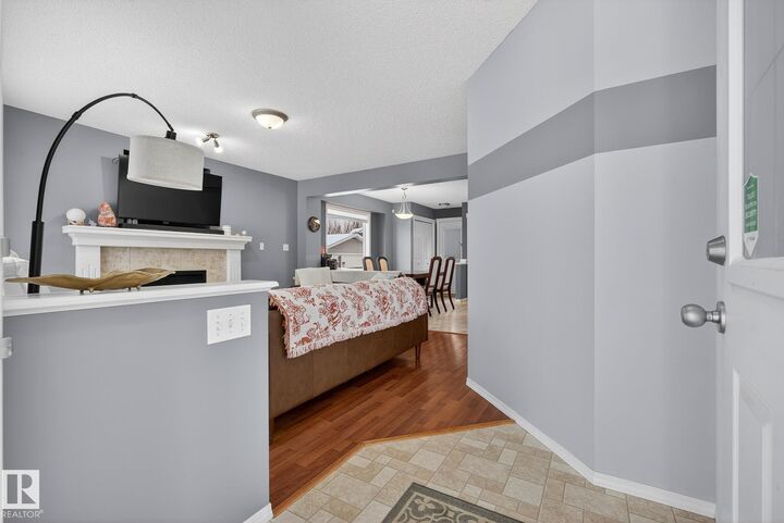 Property Photo:  67 Summerfield Point(E)  AB T8H 2P6 