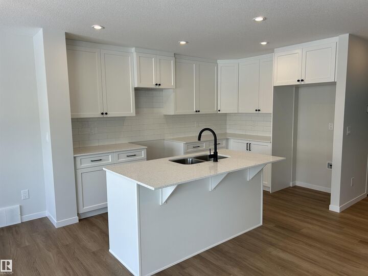 Property Photo: 1186 South Creek Wynd AB T7Z 0P5