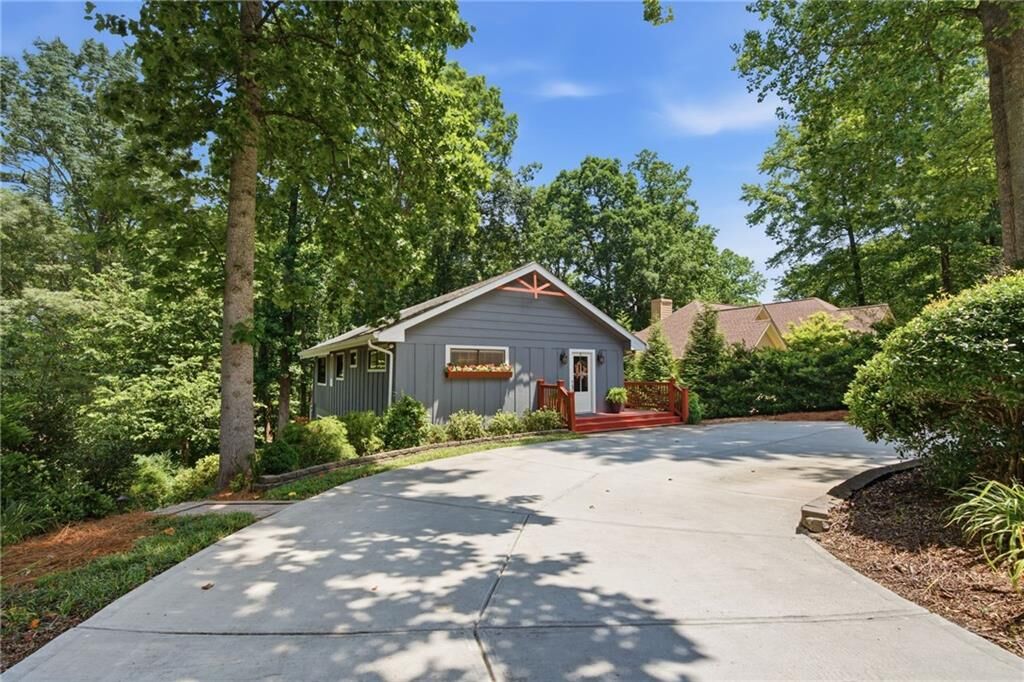 Property Photo: 2665 Brook Valley Drive GA 30041