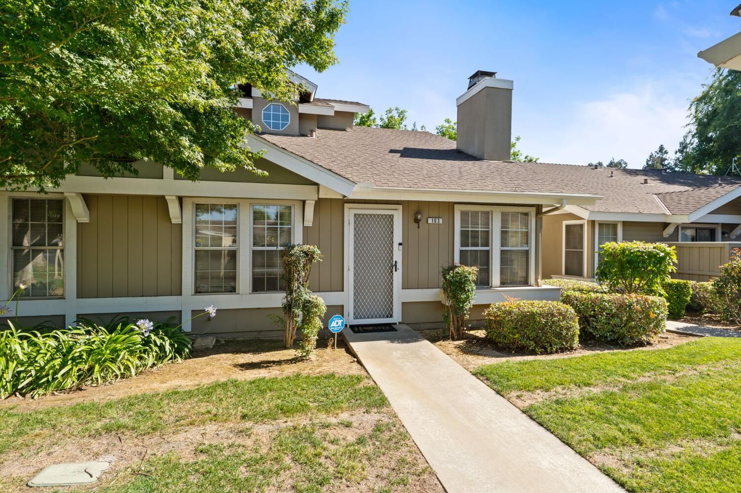 Property Photo: 3700 W Barstow Avenue 103 CA 93711