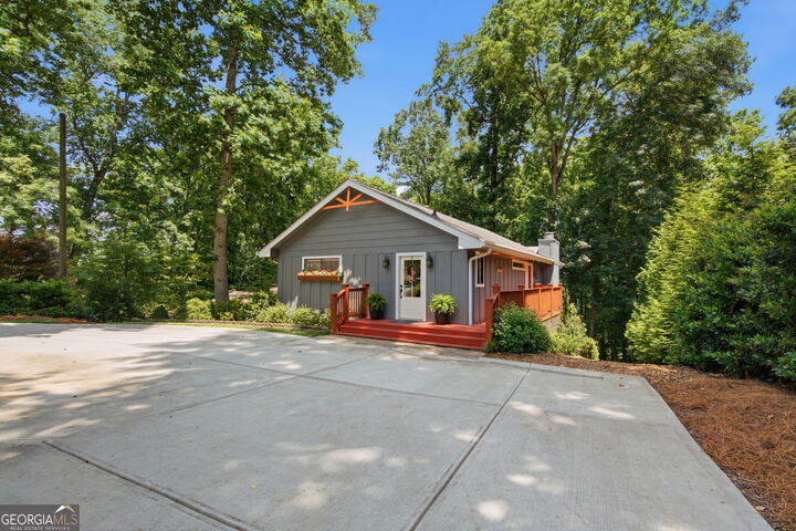 Property Photo: 2665 Brook Valley Drive GA 30041