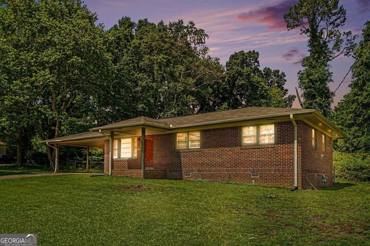 Property Photo:  5900 Pendley Court  GA 30126 