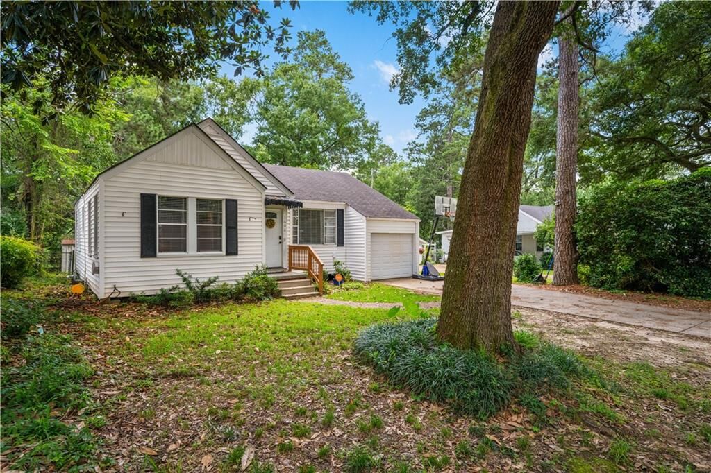 Property Photo: 1606 Oakland Street LA 71360