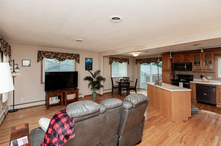 Property Photo:  5721 SE 7th Court  IA 50315 