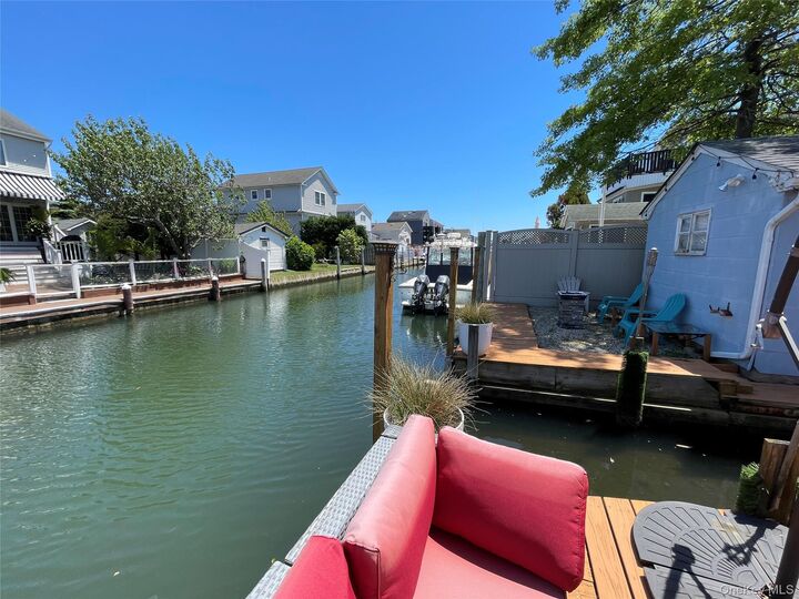 Property Photo:  812 S 6th Street  NY 11757 