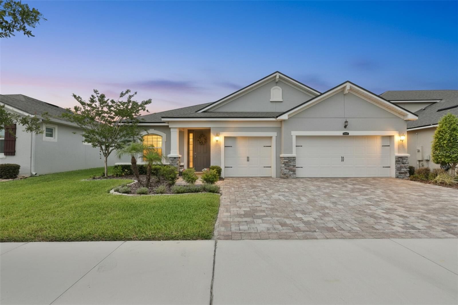 Property Photo:  11527 Cedar Valley Drive  FL 33569 