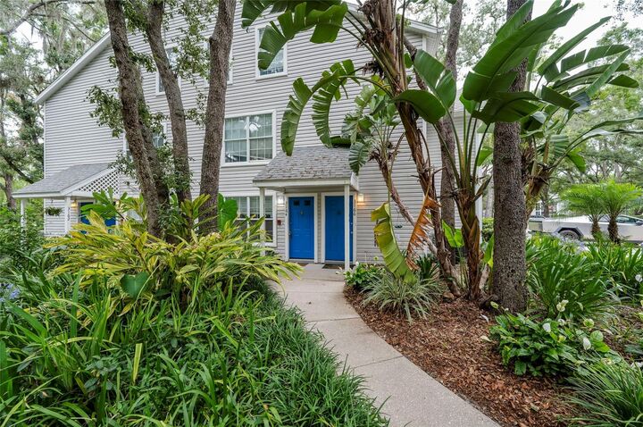 Property Photo:  3164 Valley Oaks Drive 3164  FL 33618 