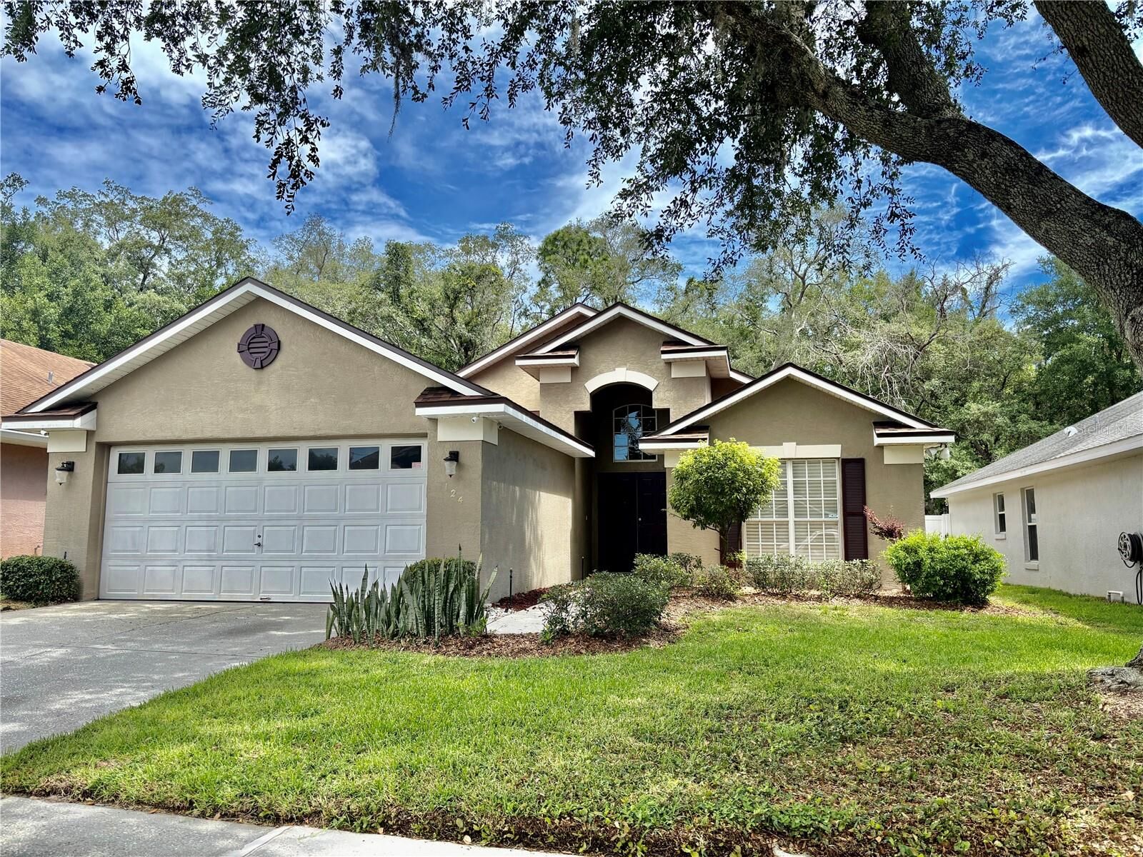 Property Photo: 124 Easton Circle FL 32765