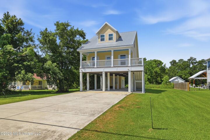 Property Photo:  311 Waveland Avenue  MS 39576 
