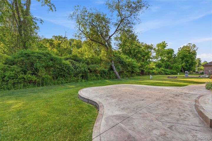 Property Photo:  38124 Cobble Creek Court  MI 48312 2001 