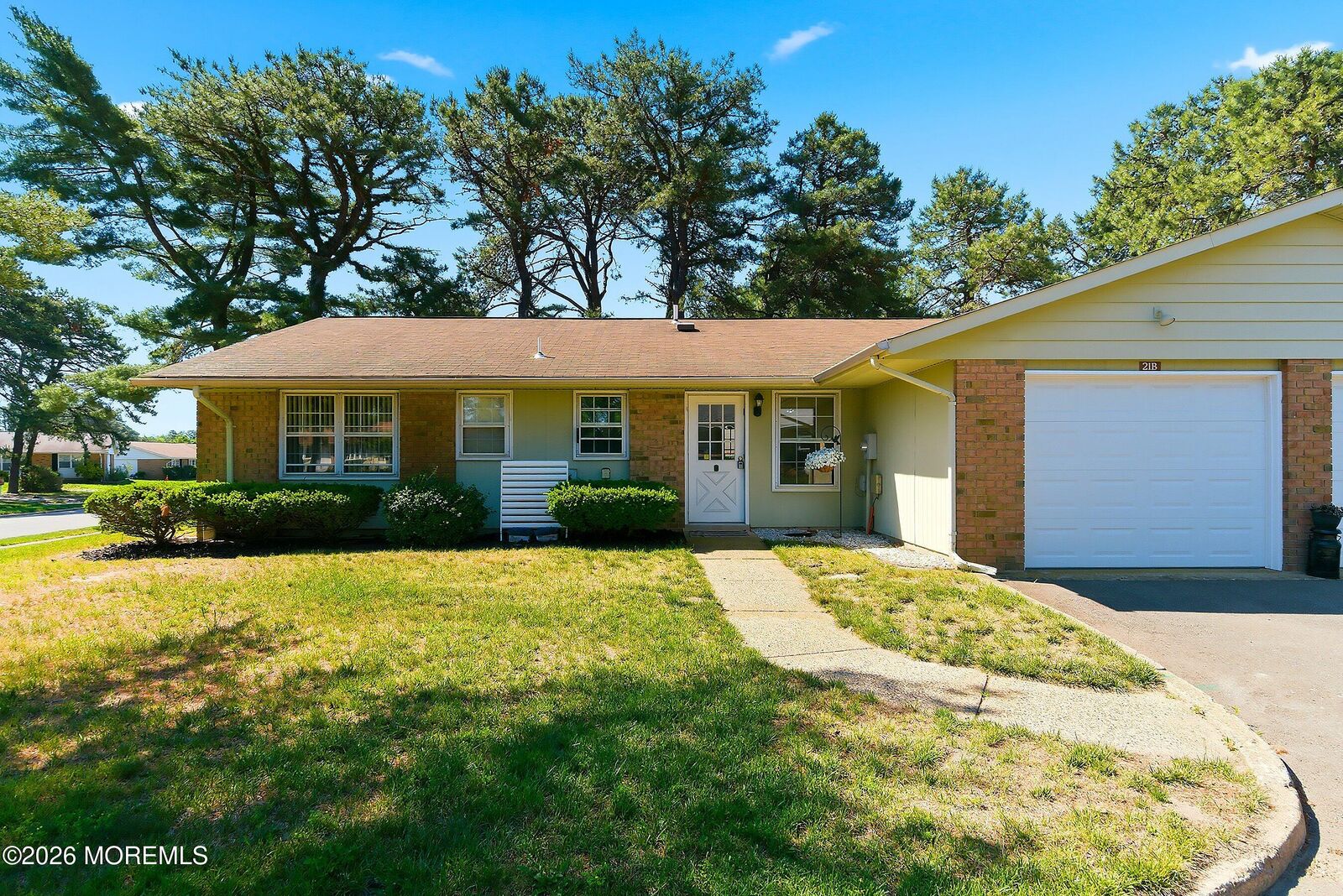 Property Photo:  21 Cambridge Circle  NJ 08759 