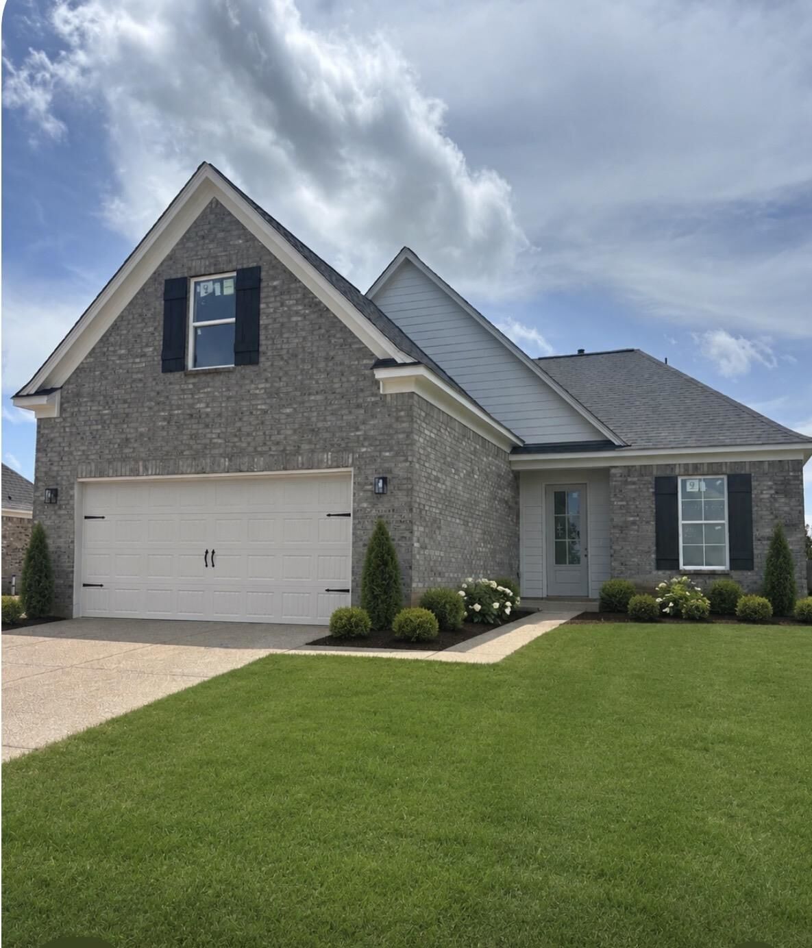 Property Photo:  135 Summer Rose Ln  TN 38068 