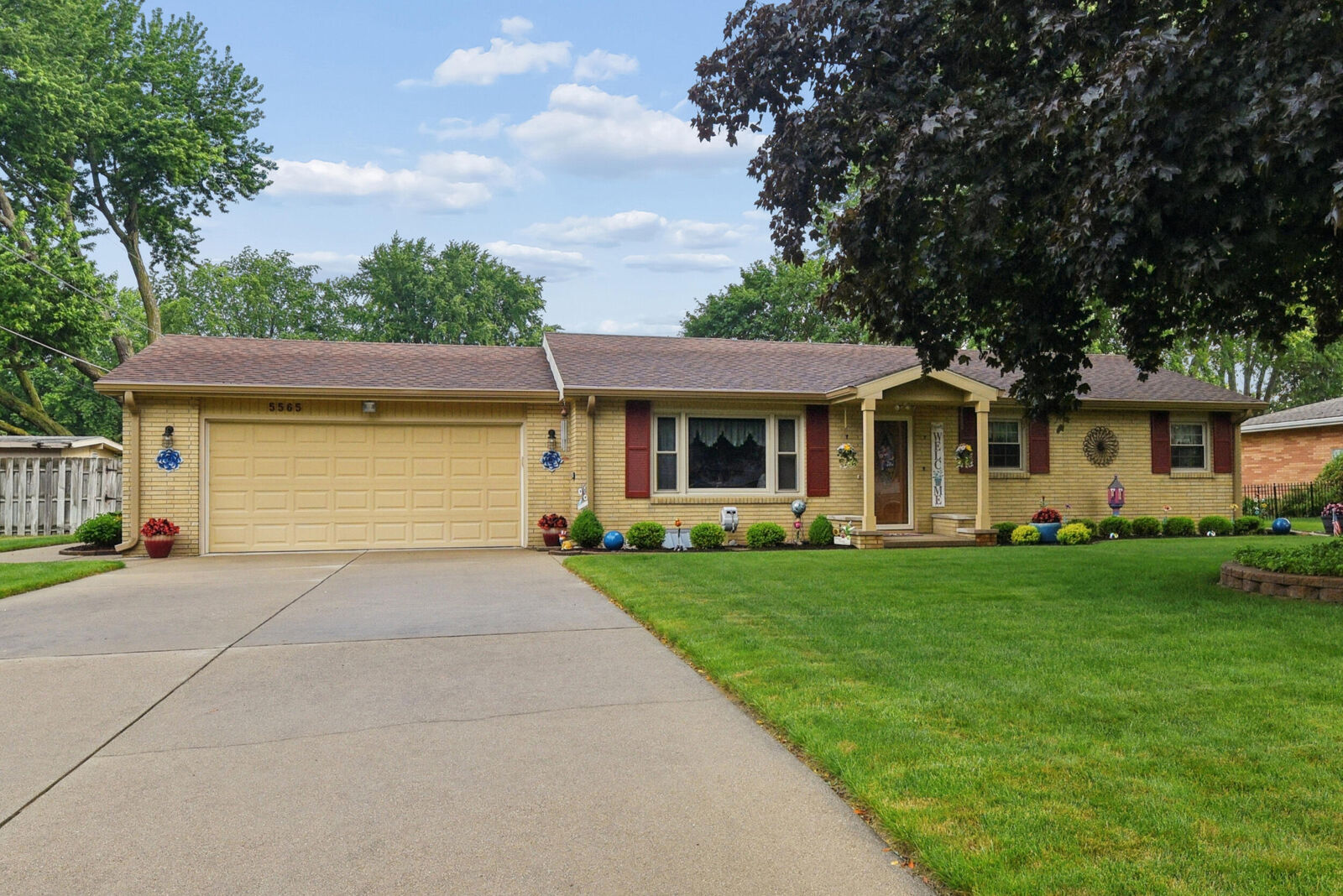 Property Photo:  5565 Mohican Drive  MI 49127 