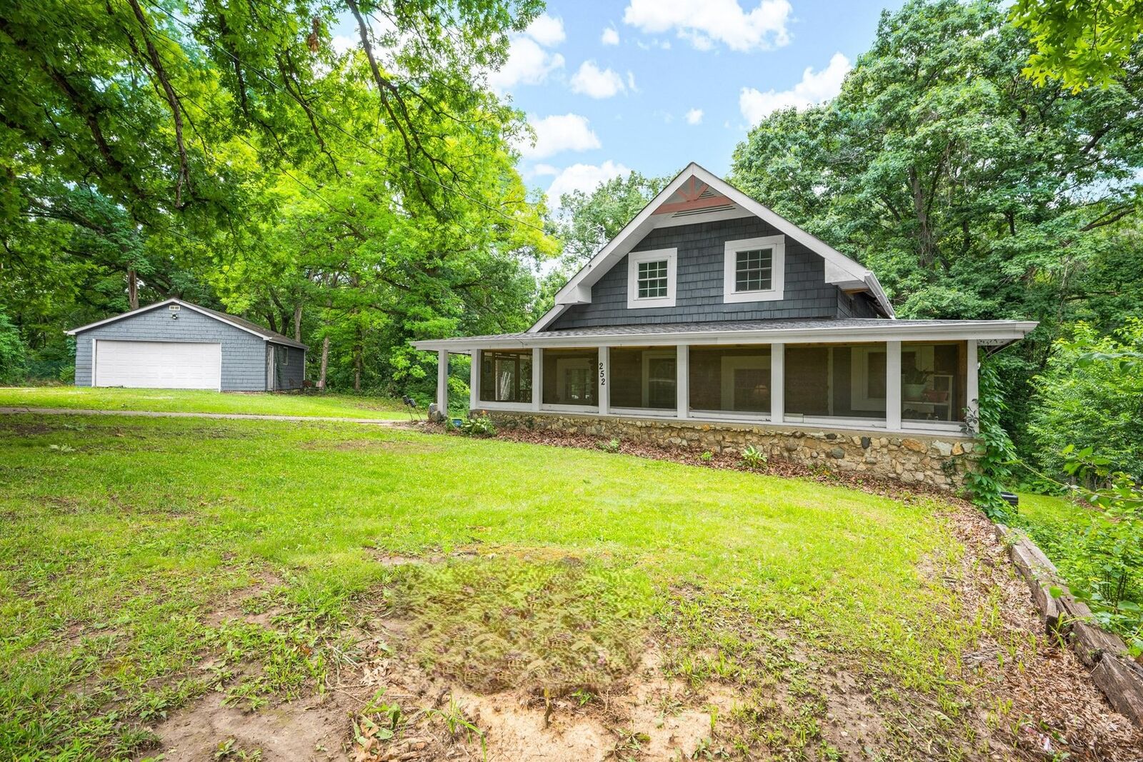 Property Photo:  252 Sylvan Lane  IL 61610 