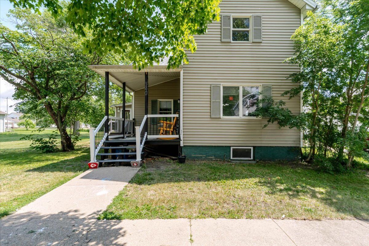 Property Photo: 340 W 1st Street IL 61738