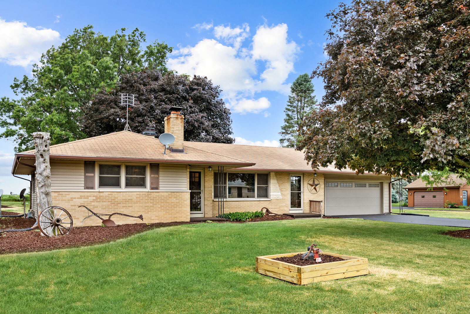 Property Photo: 32123 New Lebanon Road IL 60140